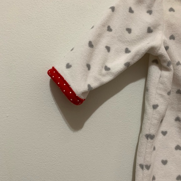 Carter’s🎀 White Fleece Sleeper hearts reindeer 🎀baby clothes pajamas footsies - Picture 2 of 5